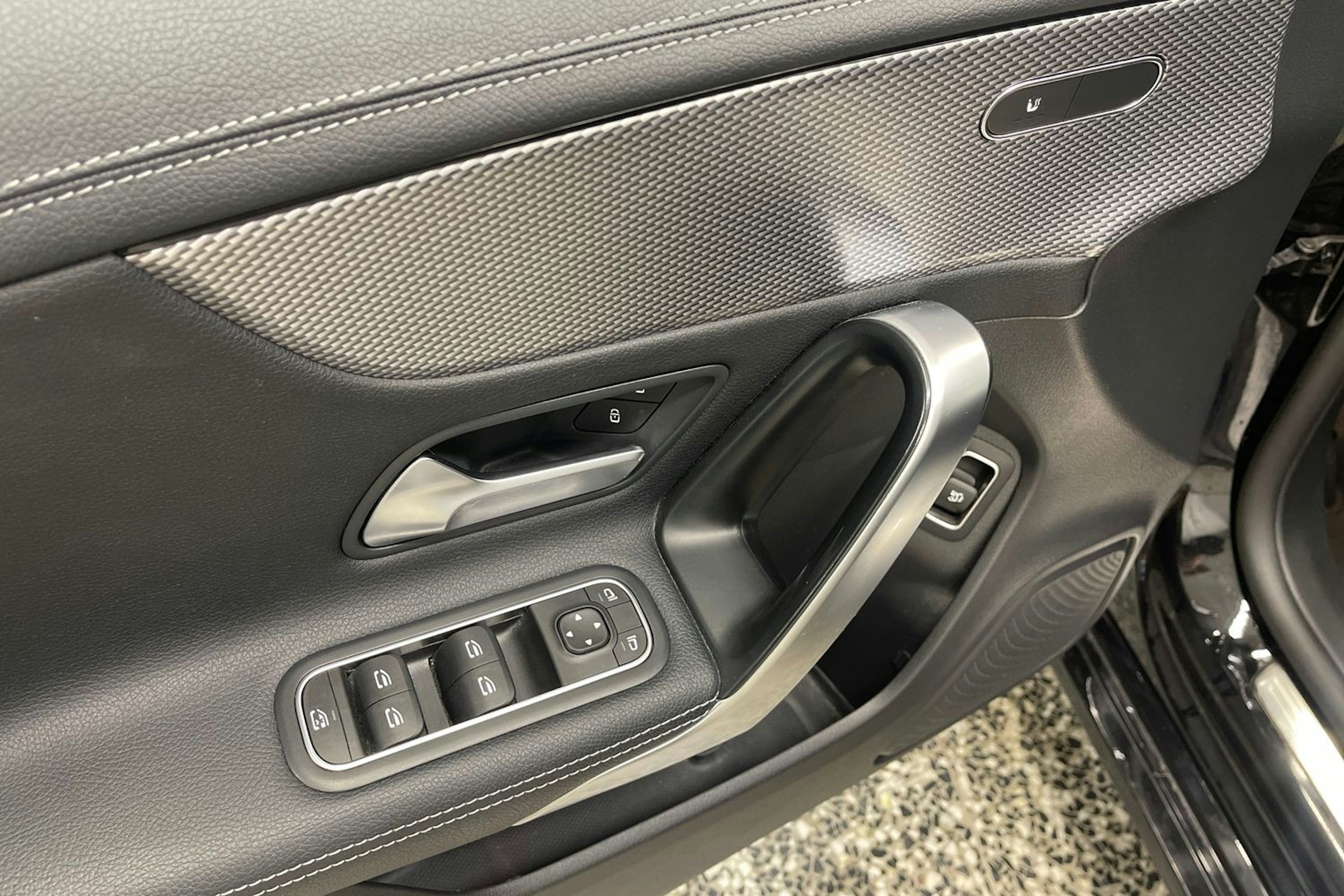 Musta Mercedes-Benz CLA 2020 kuva 15.