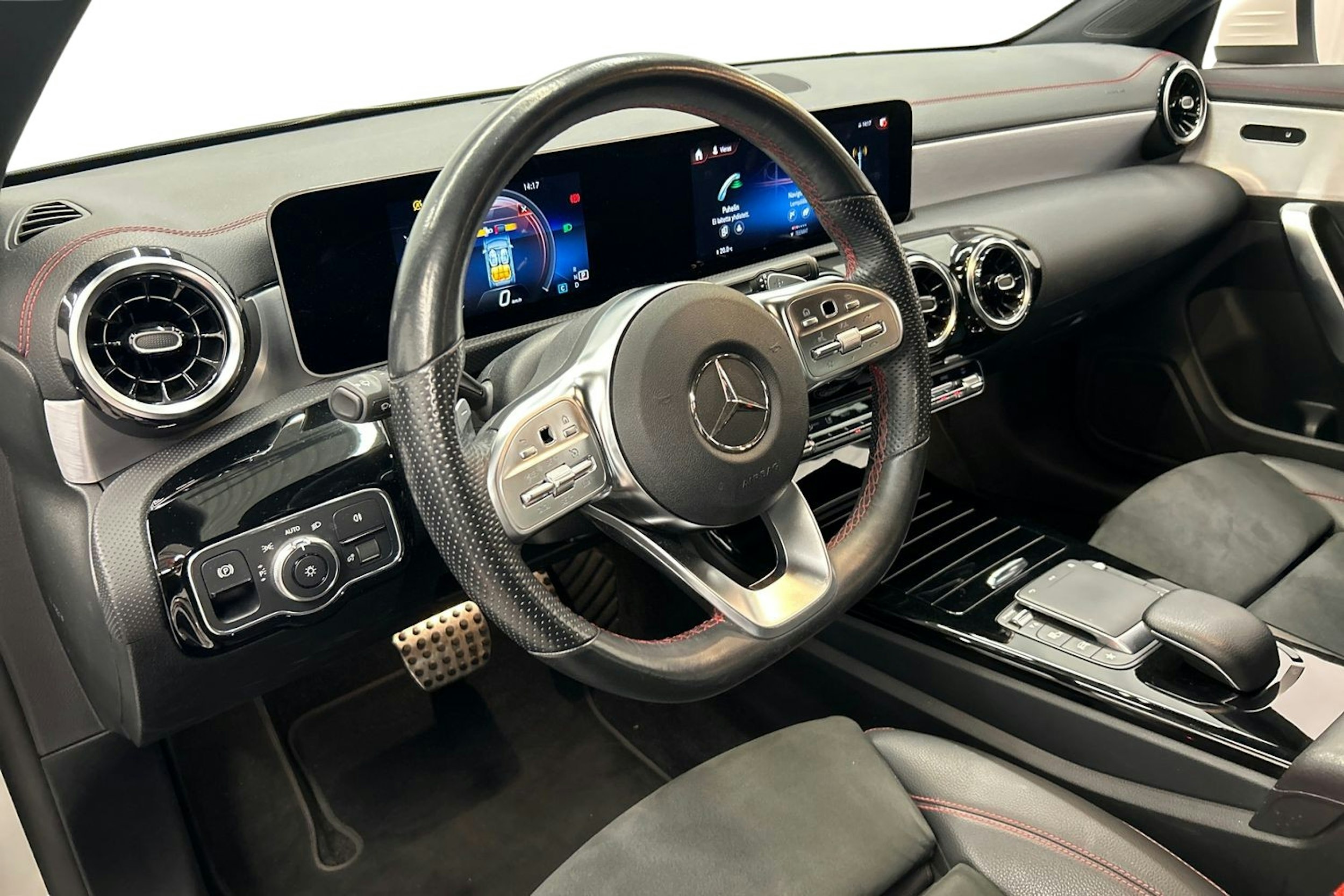 valkoinen Mercedes-Benz CLA 2020 kuva 6.