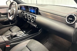 valkoinen Mercedes-Benz CLA 2020 kuva 12.