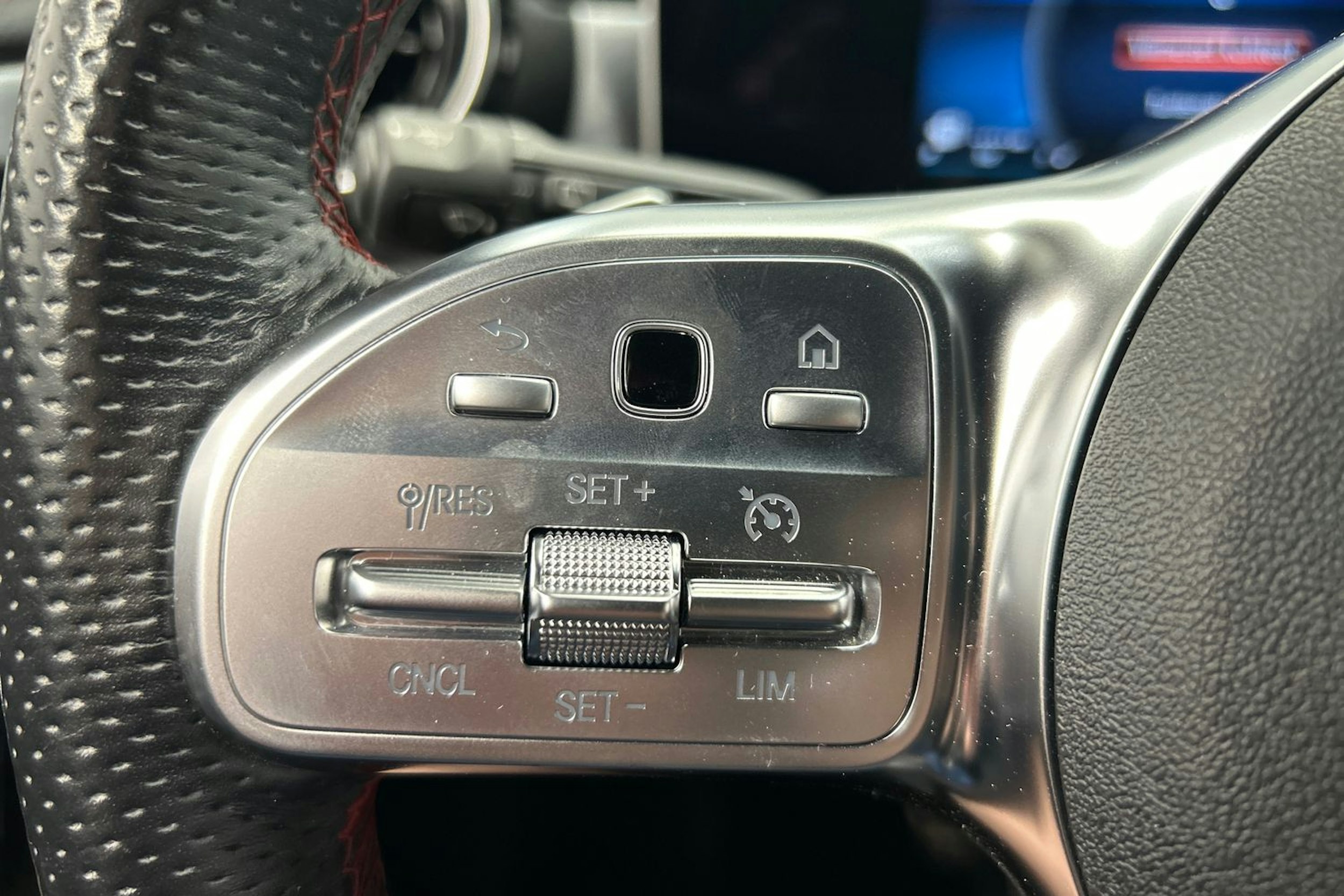 valkoinen Mercedes-Benz CLA 2020 kuva 18.