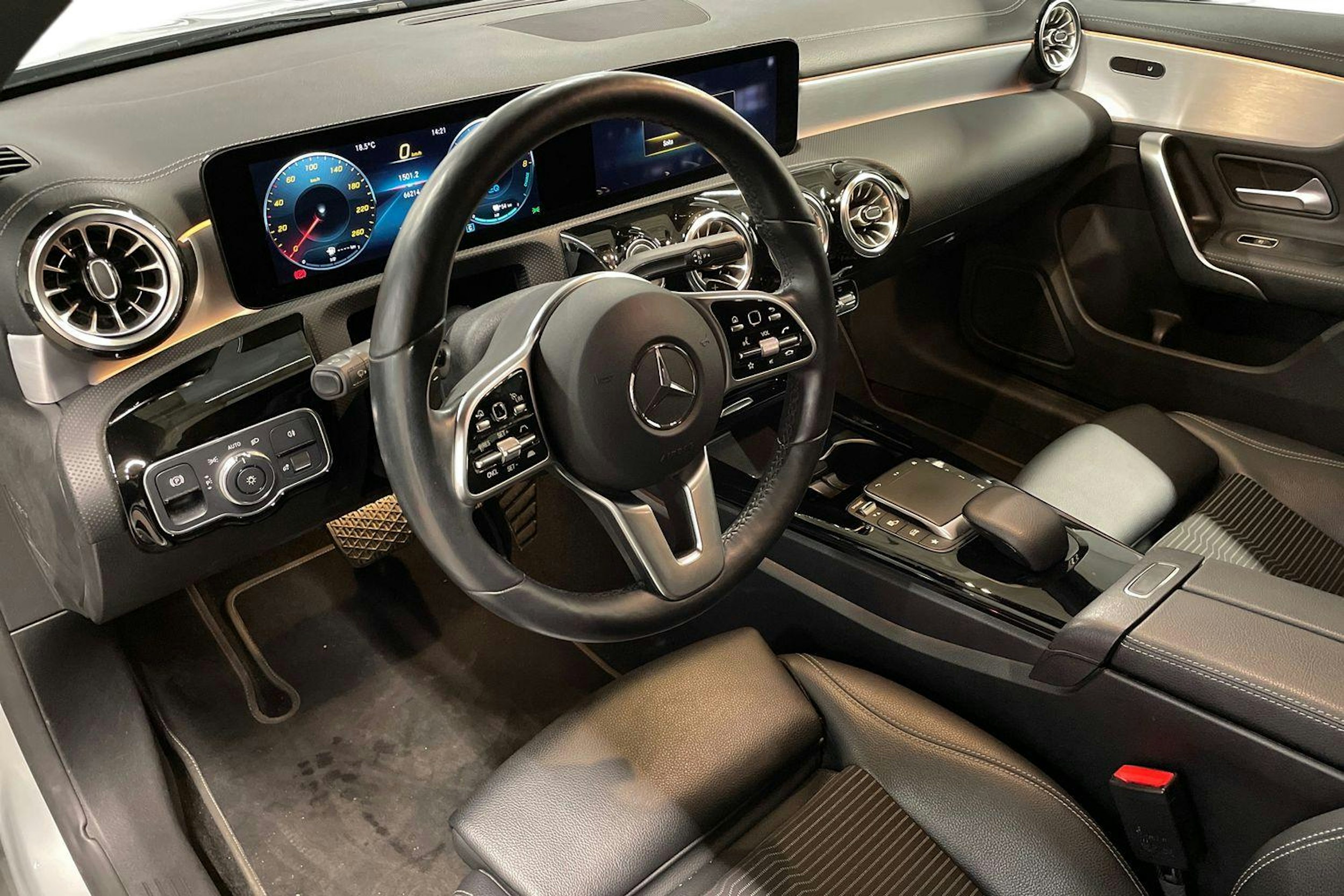 harmaa Mercedes-Benz CLA 2021 kuva 7.