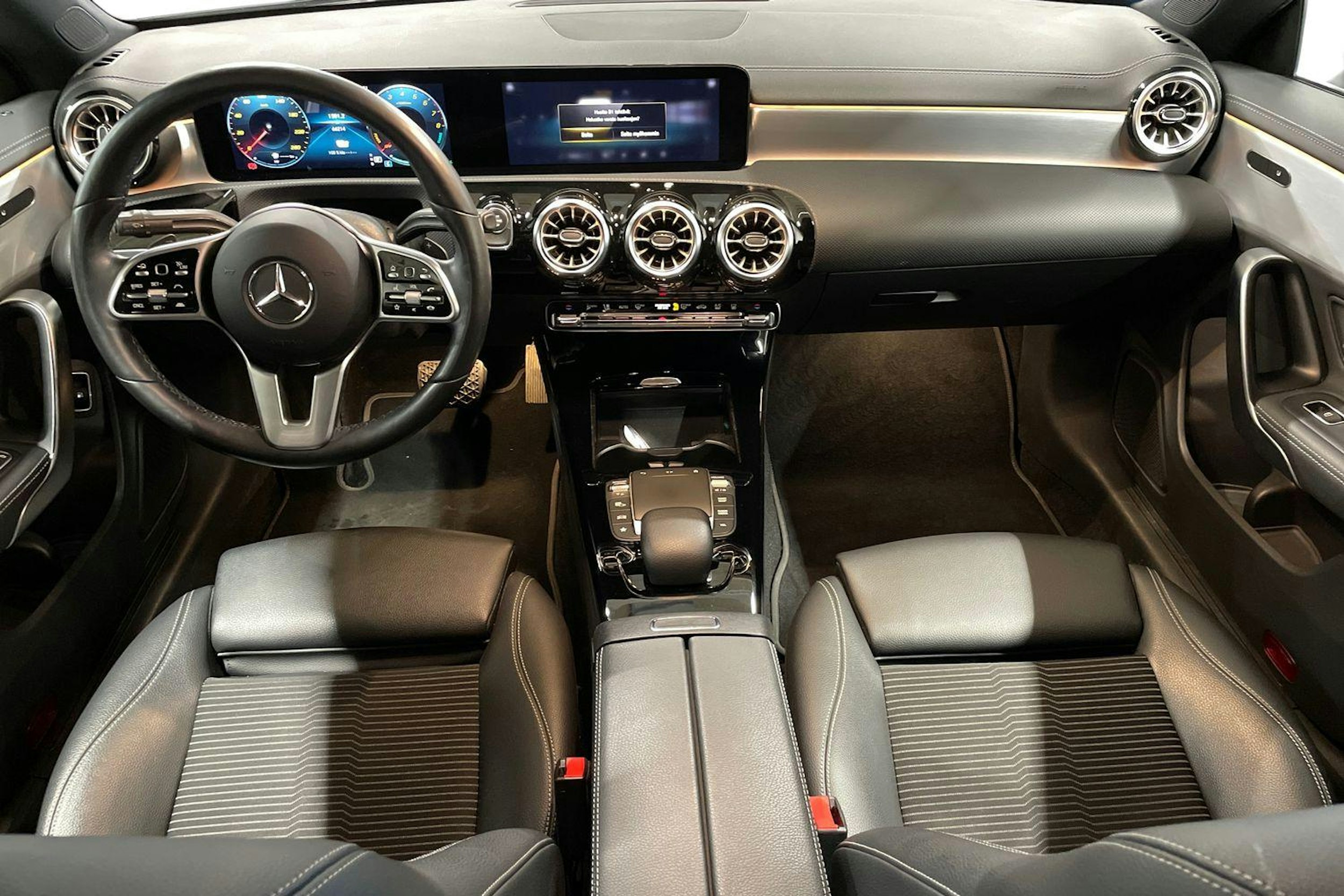 harmaa Mercedes-Benz CLA 2021 kuva 9.