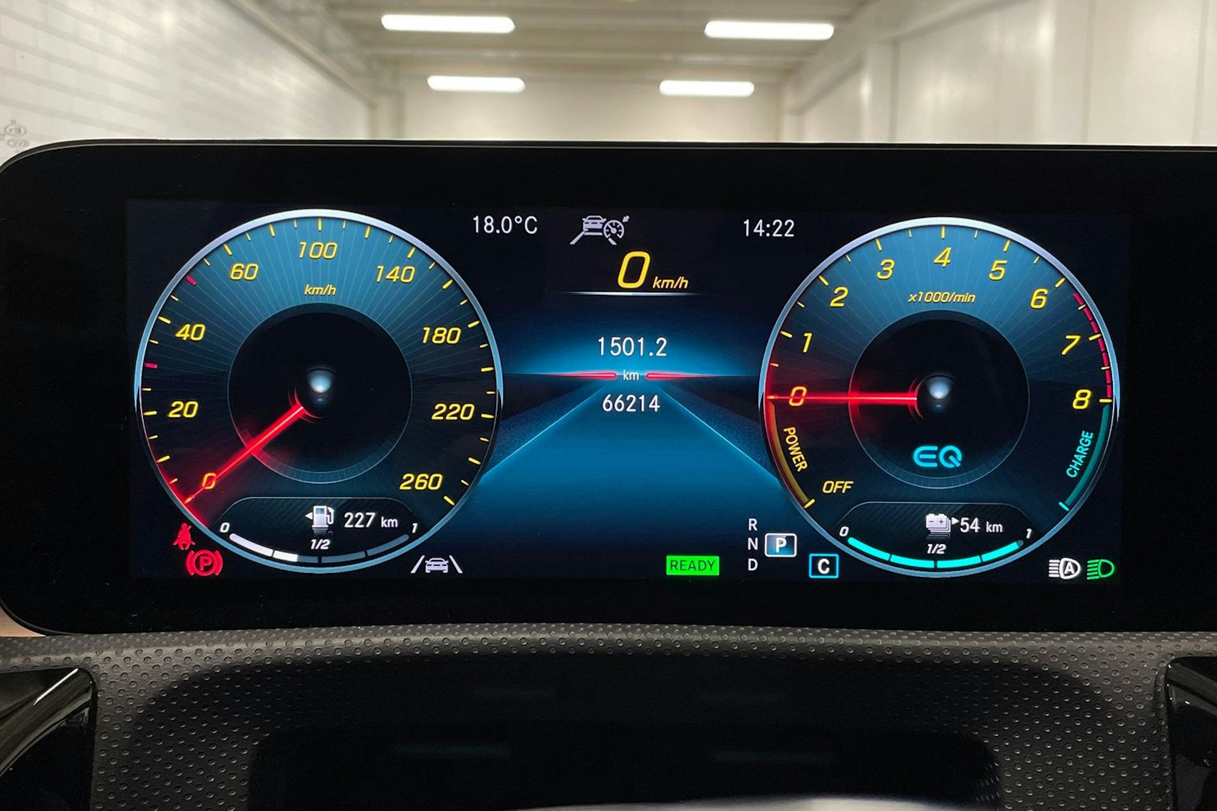 harmaa Mercedes-Benz CLA 2021 kuva 15.