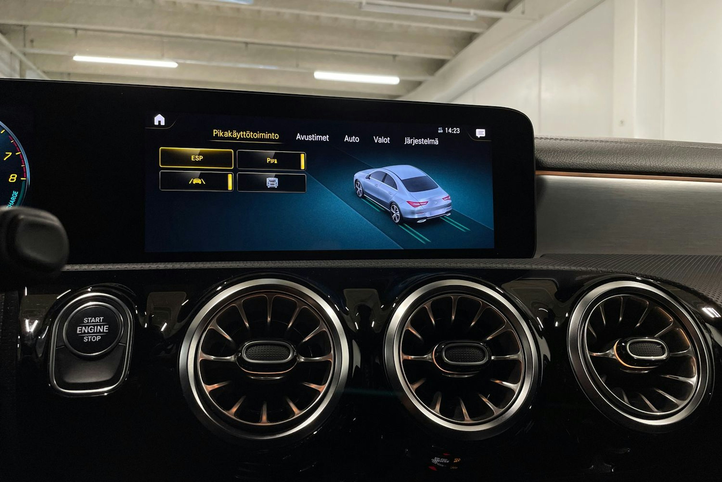 harmaa Mercedes-Benz CLA 2021 kuva 19.