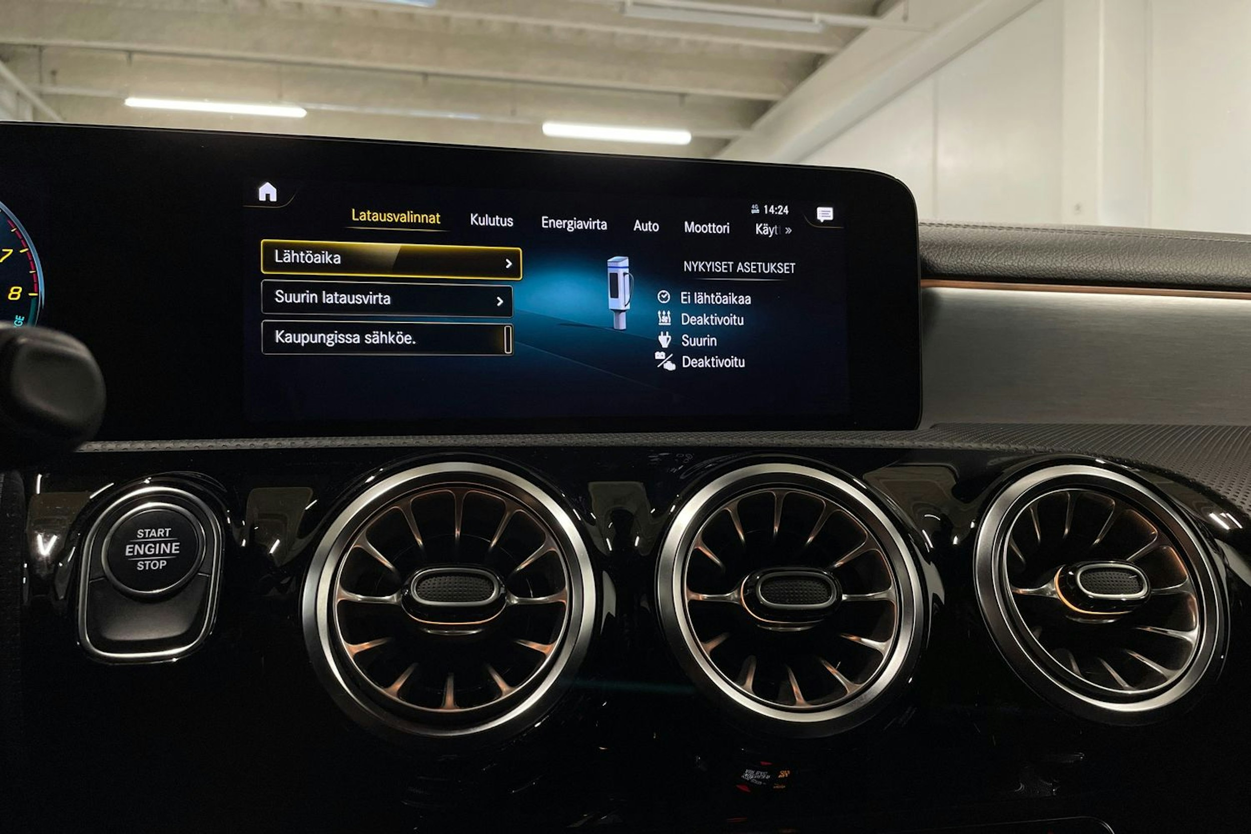 harmaa Mercedes-Benz CLA 2021 kuva 22.