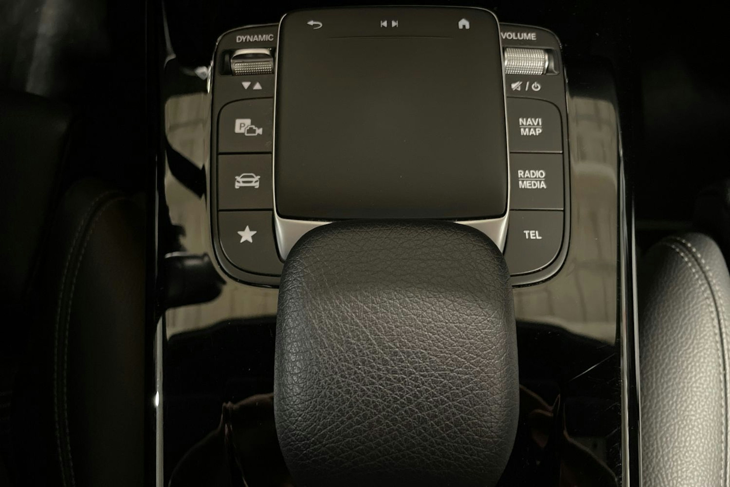 harmaa Mercedes-Benz CLA 2021 kuva 27.