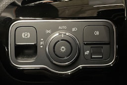 harmaa Mercedes-Benz CLA 2021 kuva 28.