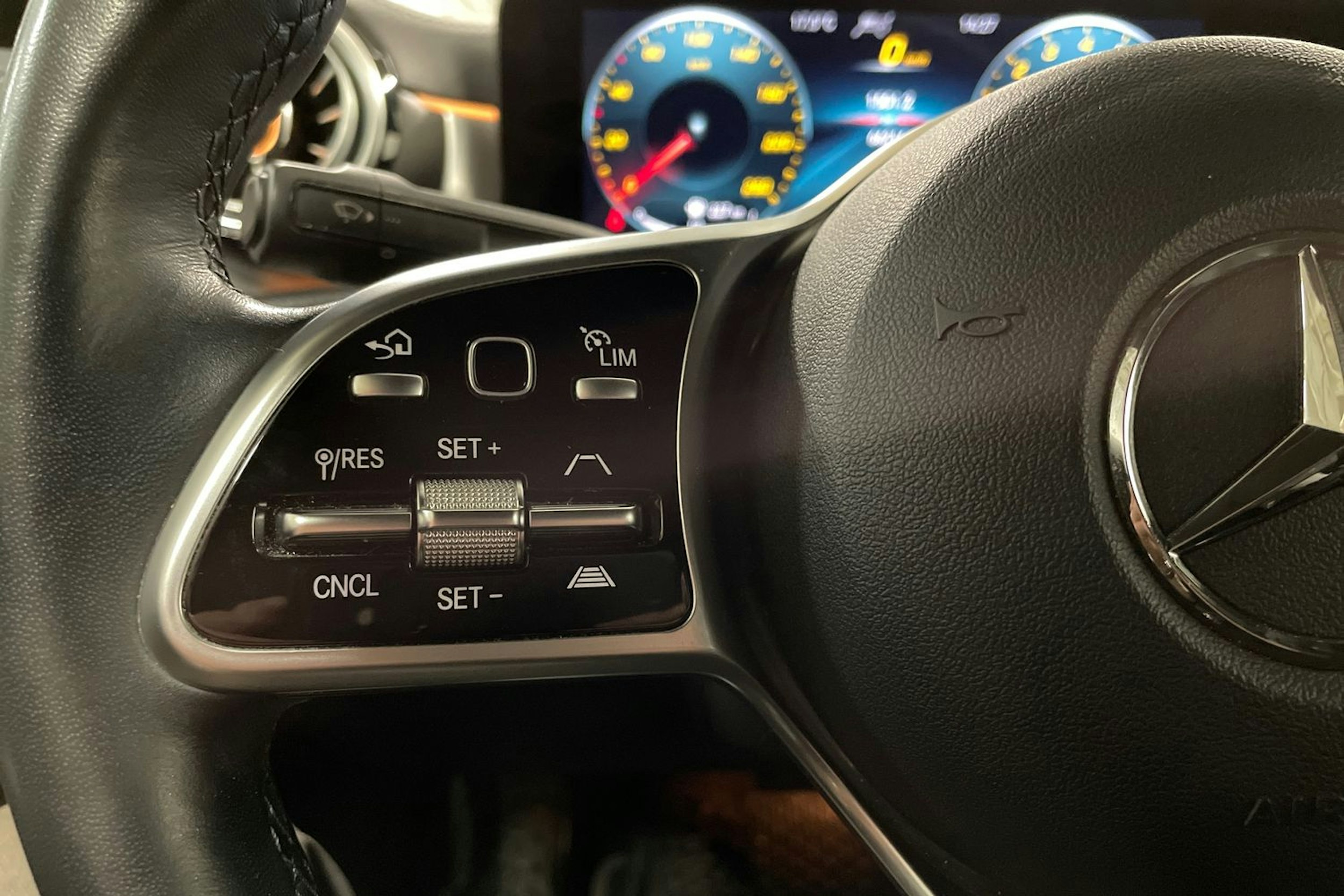 harmaa Mercedes-Benz CLA 2021 kuva 29.