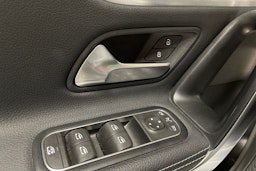 harmaa Mercedes-Benz CLA 2021 kuva 32.