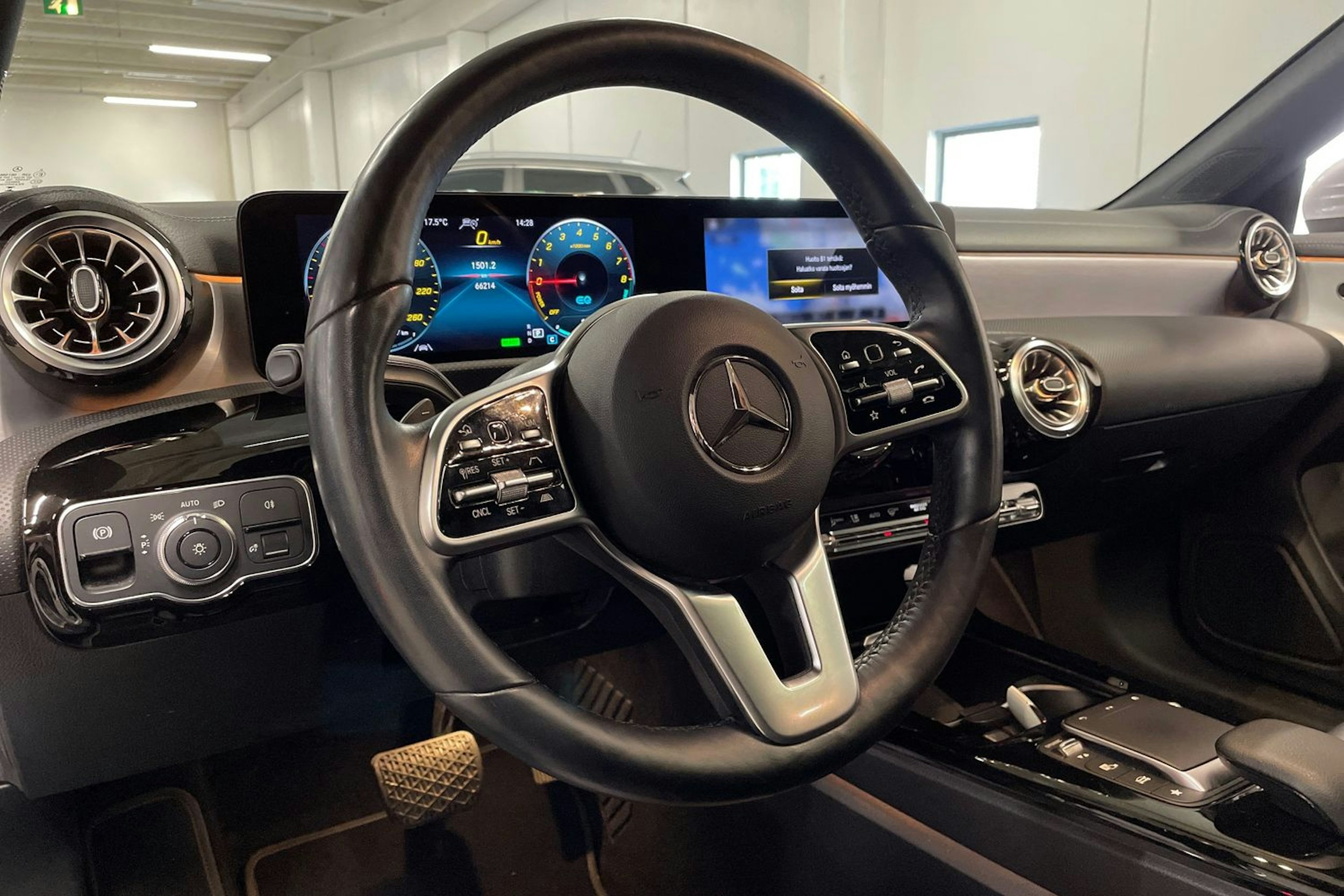 harmaa Mercedes-Benz CLA 2021 kuva 33.