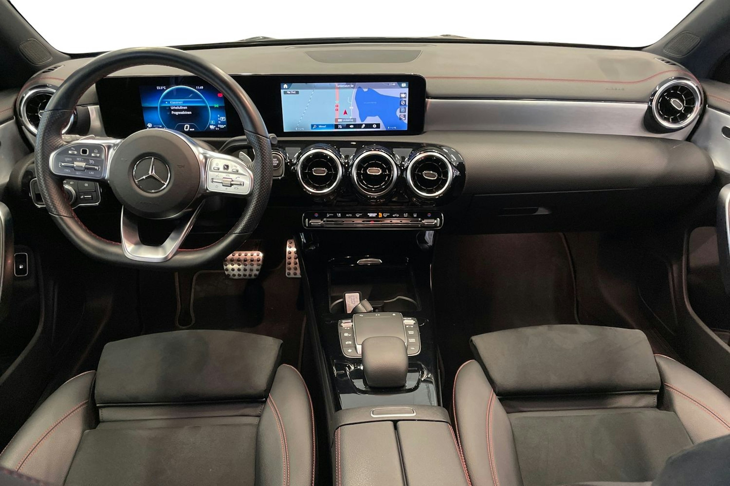 Musta Mercedes-Benz CLA 2021 kuva 9.