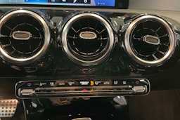 Musta Mercedes-Benz CLA 2021 kuva 16.