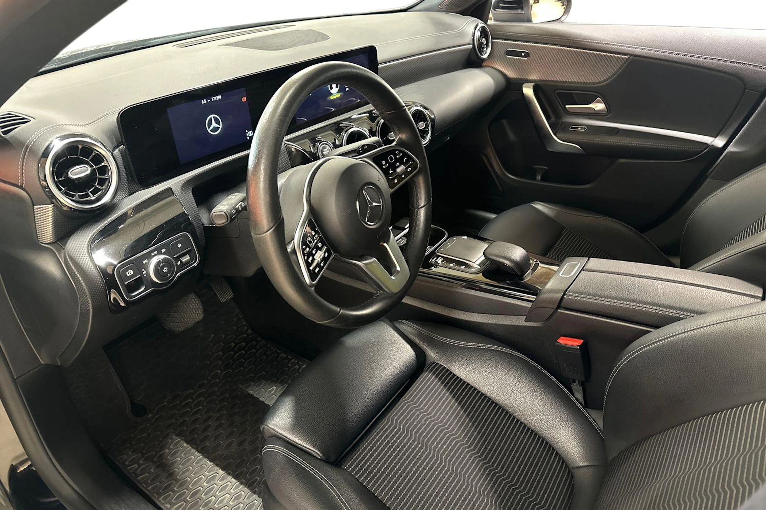 musta Mercedes-Benz CLA 2021 kuva 3.