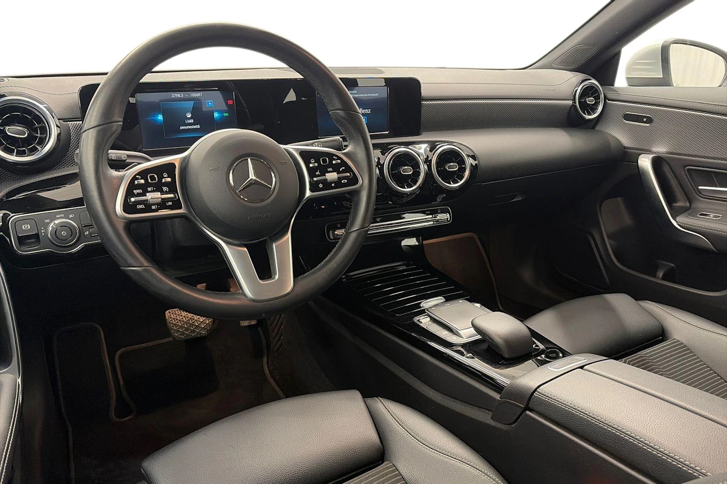 harmaa Mercedes-Benz CLA 2021 kuva 6.