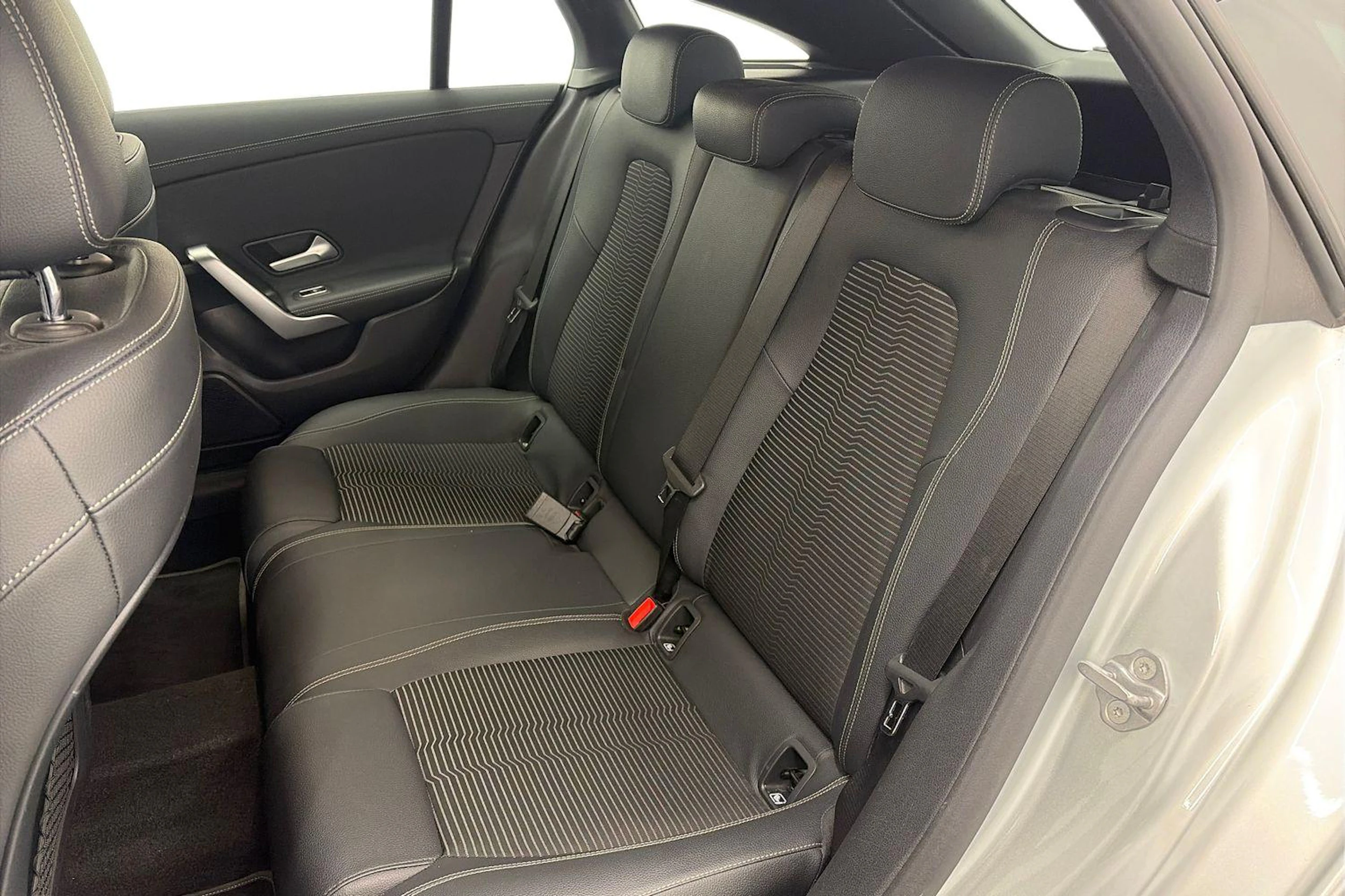 harmaa Mercedes-Benz CLA 2021 kuva 8.