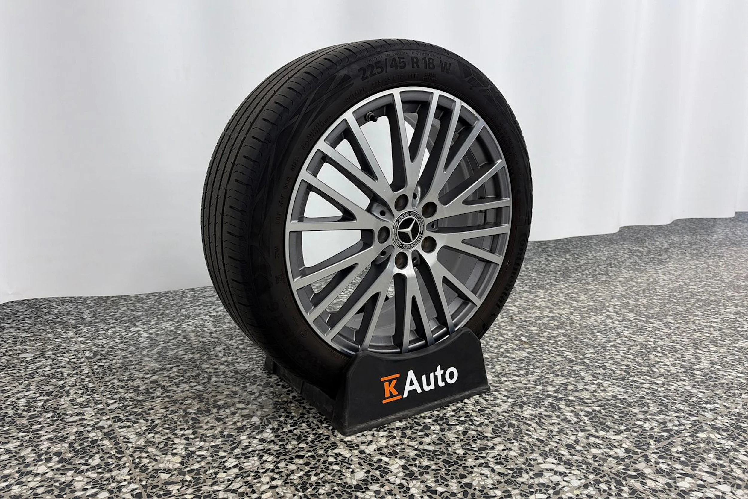 harmaa Mercedes-Benz CLA 2021 kuva 10.