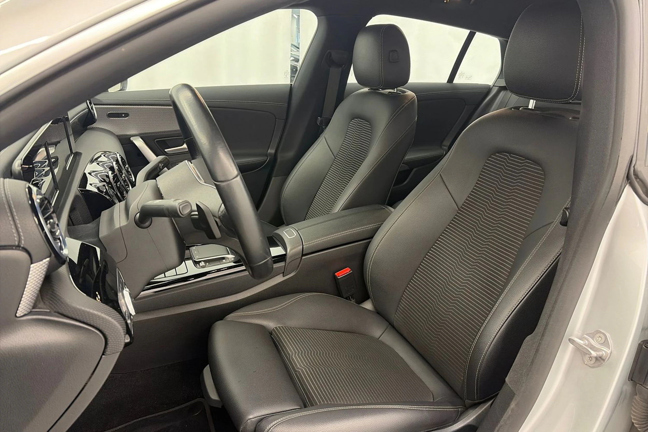 harmaa Mercedes-Benz CLA 2021 kuva 13.