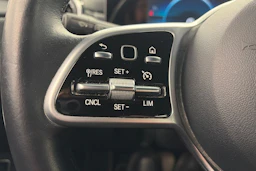 harmaa Mercedes-Benz CLA 2021 kuva 15.