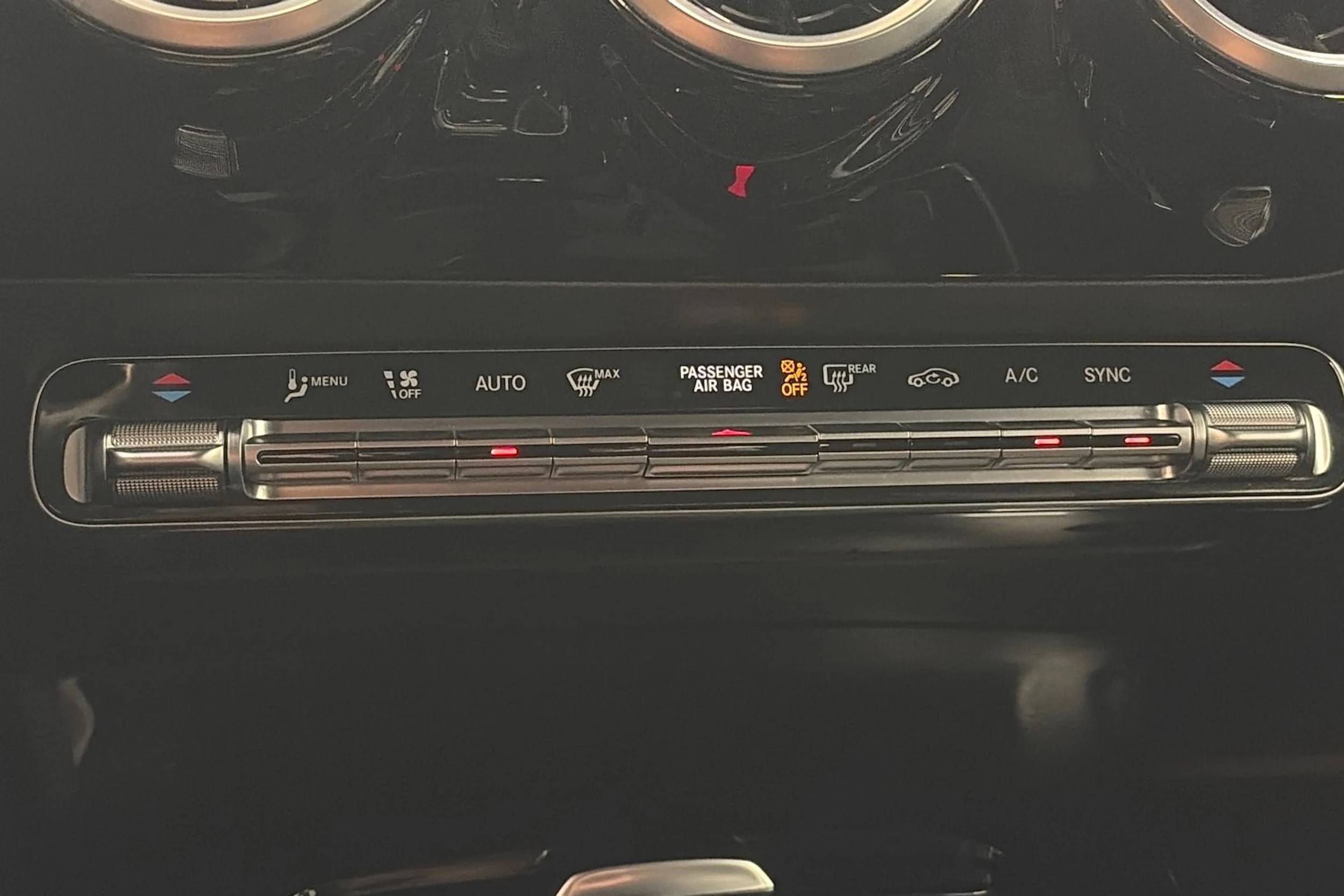harmaa Mercedes-Benz CLA 2021 kuva 23.