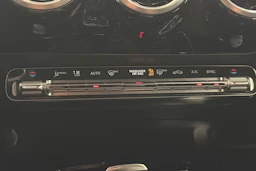 harmaa Mercedes-Benz CLA 2021 kuva 23.