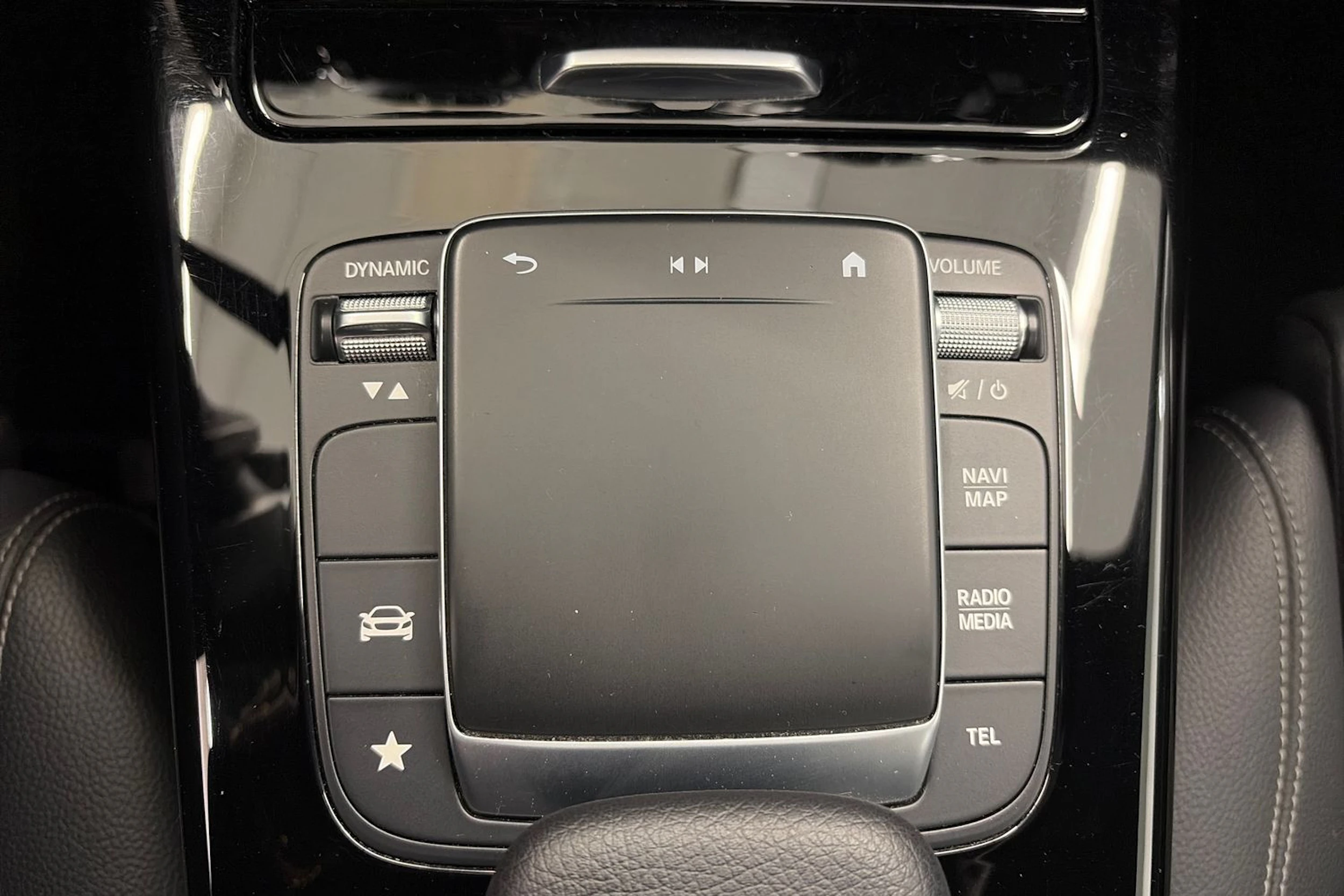 harmaa Mercedes-Benz CLA 2021 kuva 25.