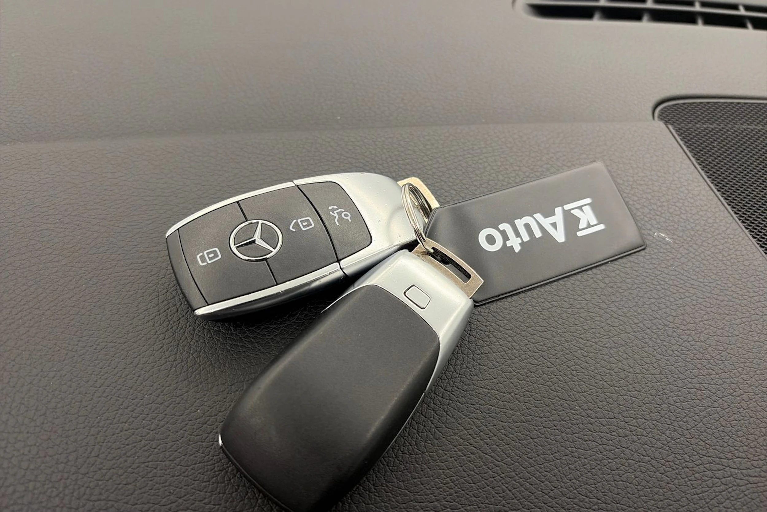 harmaa Mercedes-Benz CLA 2021 kuva 26.