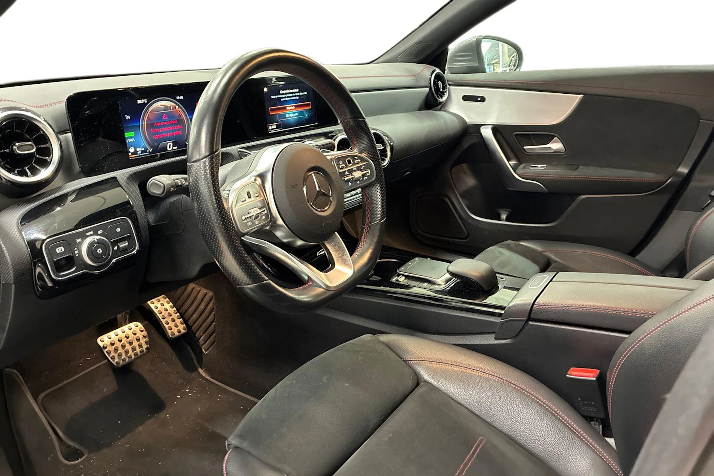 met. harmaa Mercedes-Benz CLA 2021 kuva 3.