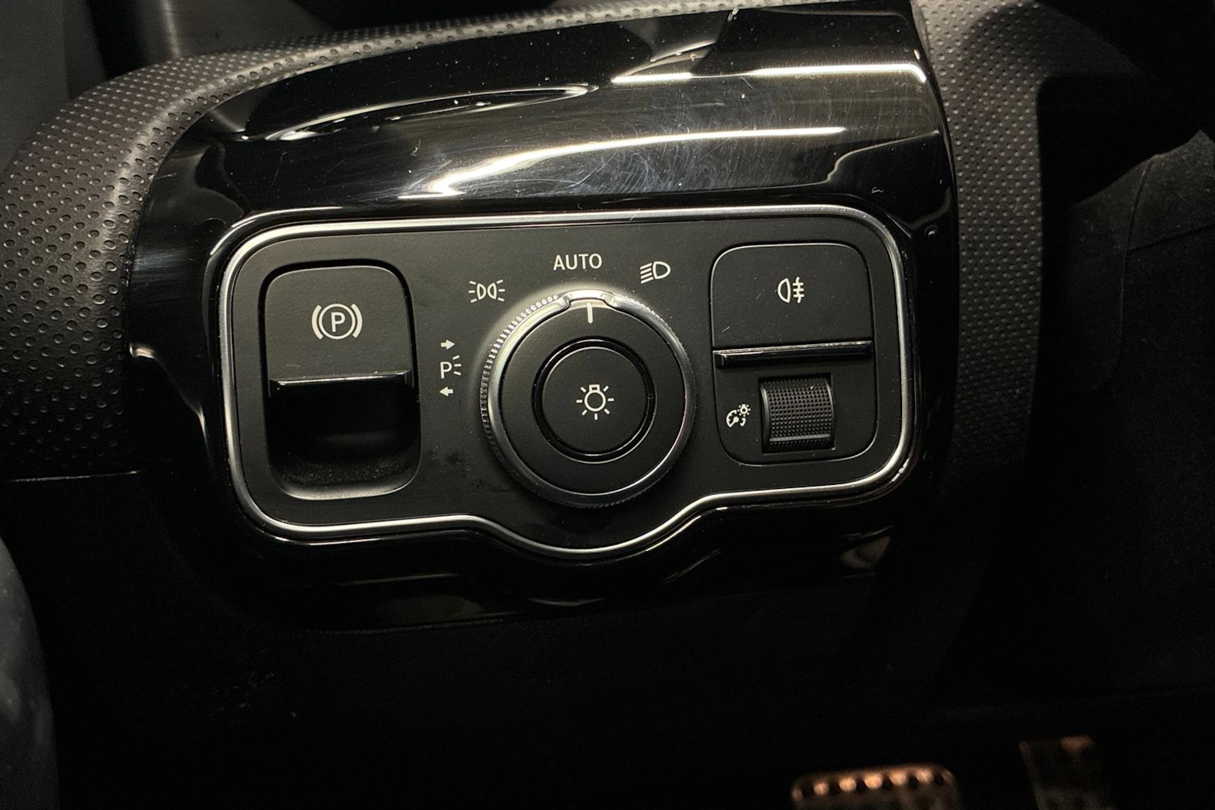 met. harmaa Mercedes-Benz CLA 2021 kuva 15.