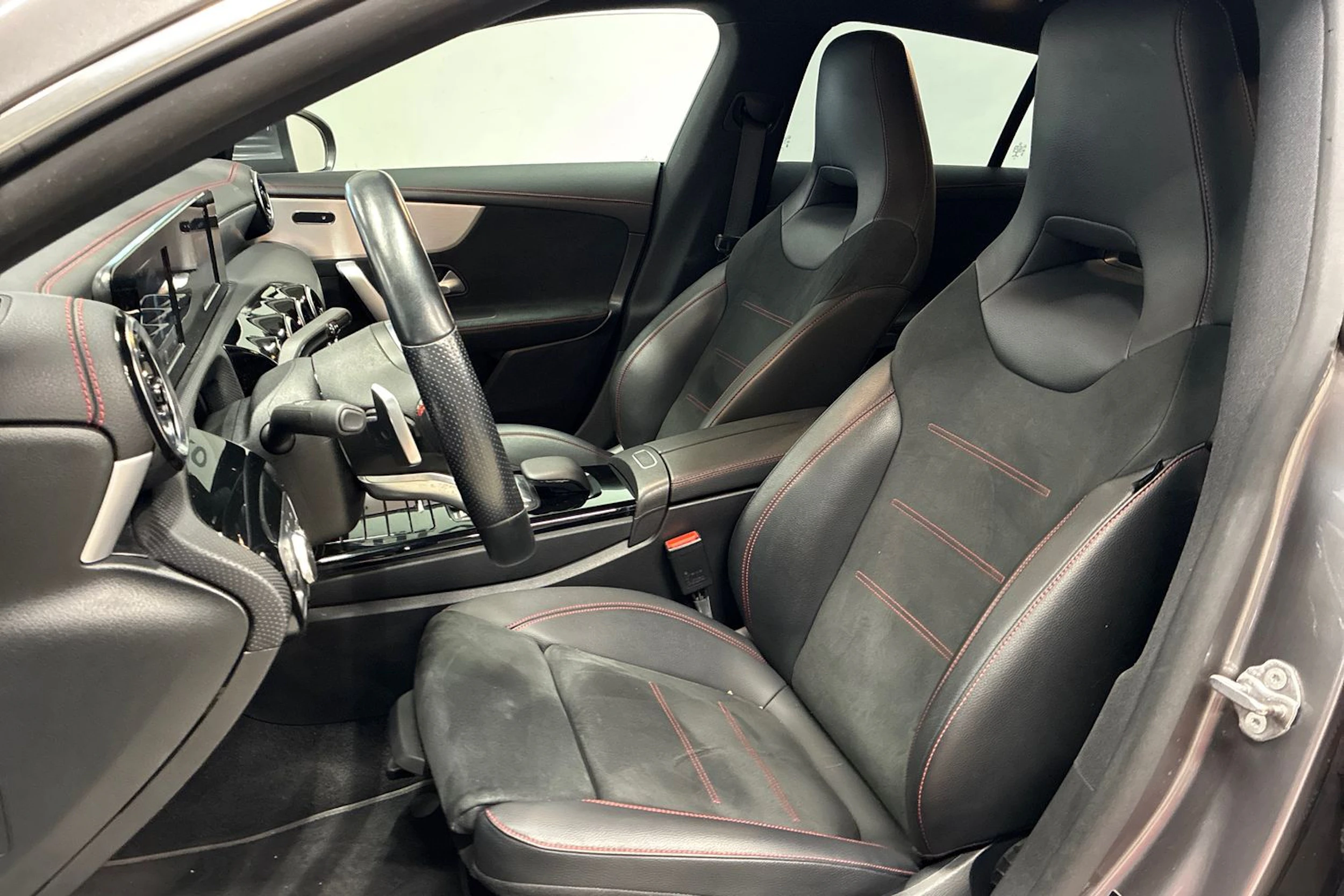 met. harmaa Mercedes-Benz CLA 2021 kuva 21.