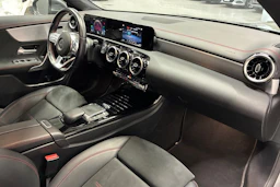 met. harmaa Mercedes-Benz CLA 2021 kuva 25.