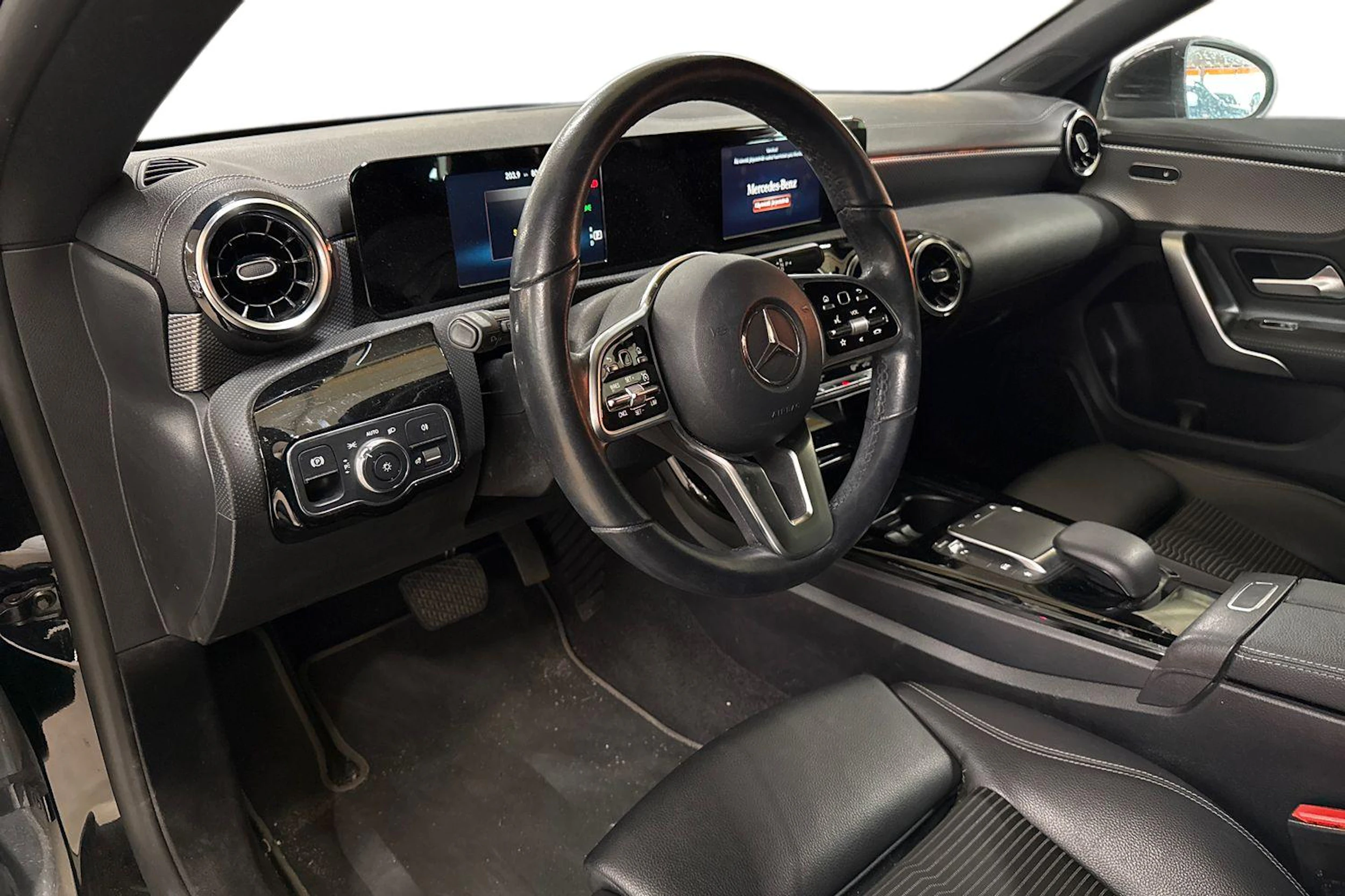 musta Mercedes-Benz CLA 2021 kuva 3.