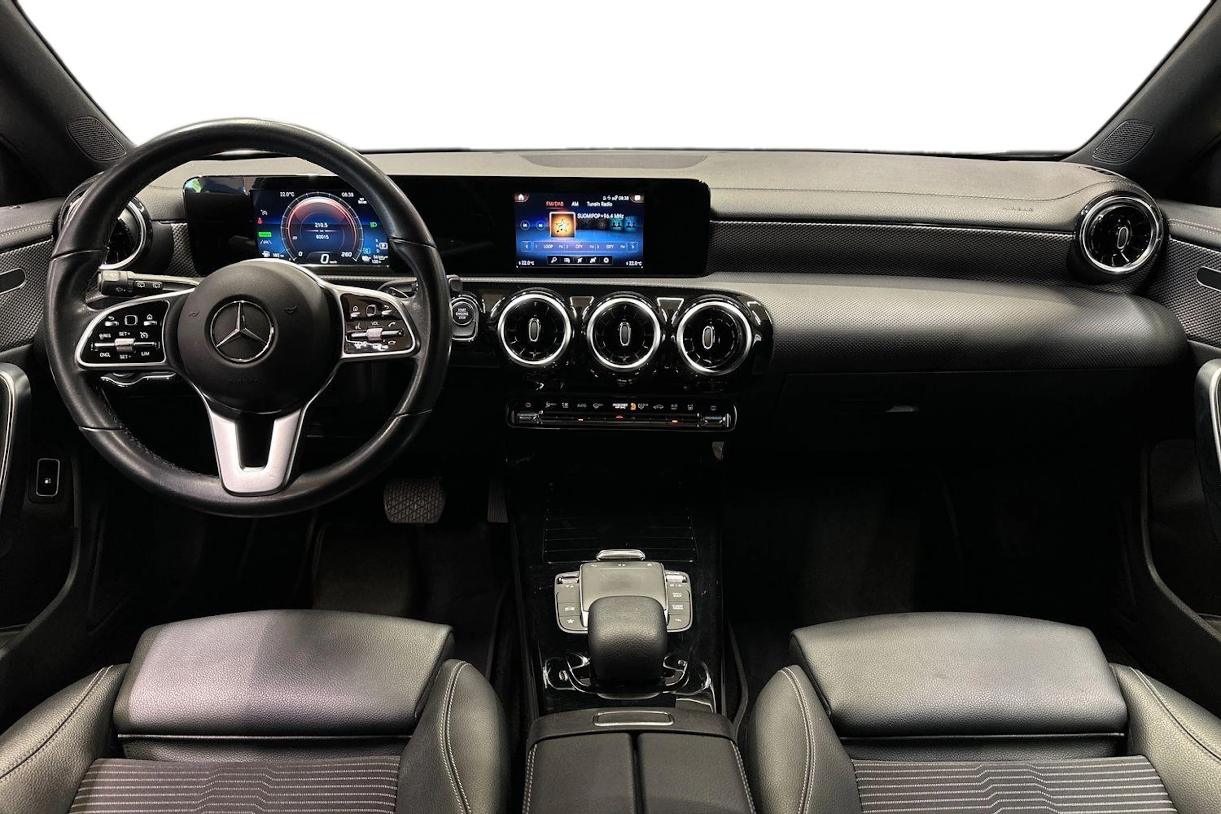 musta Mercedes-Benz CLA 2021 kuva 9.
