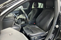 musta Mercedes-Benz CLA 2021 kuva 15.