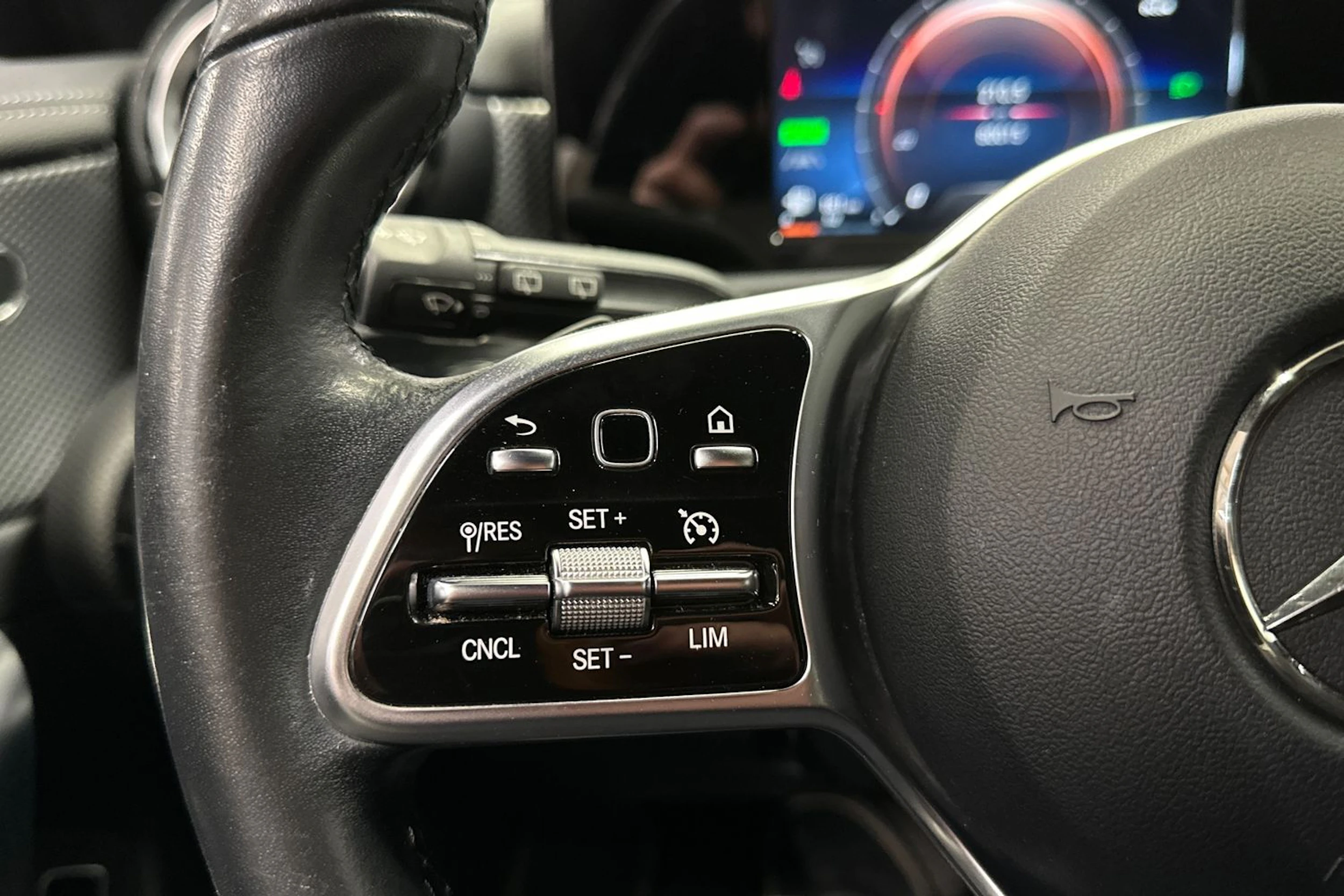 musta Mercedes-Benz CLA 2021 kuva 21.