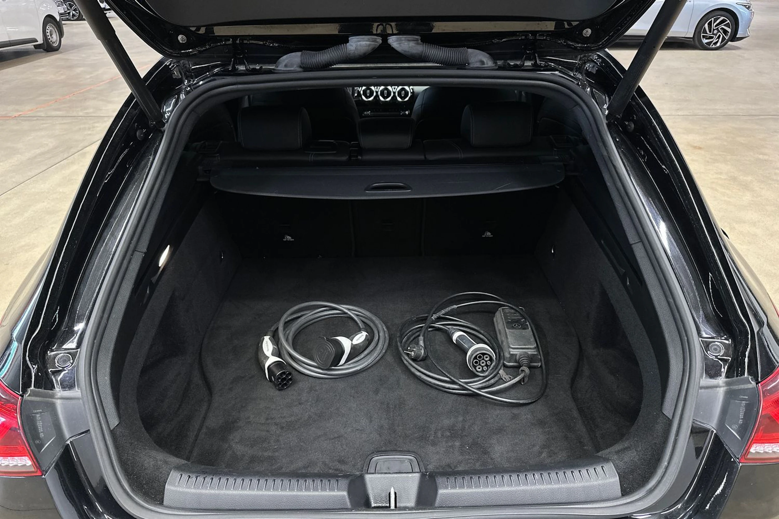 musta Mercedes-Benz CLA 2021 kuva 25.