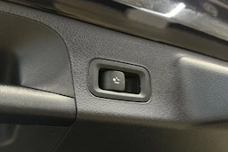 musta Mercedes-Benz CLA 2021 kuva 26.
