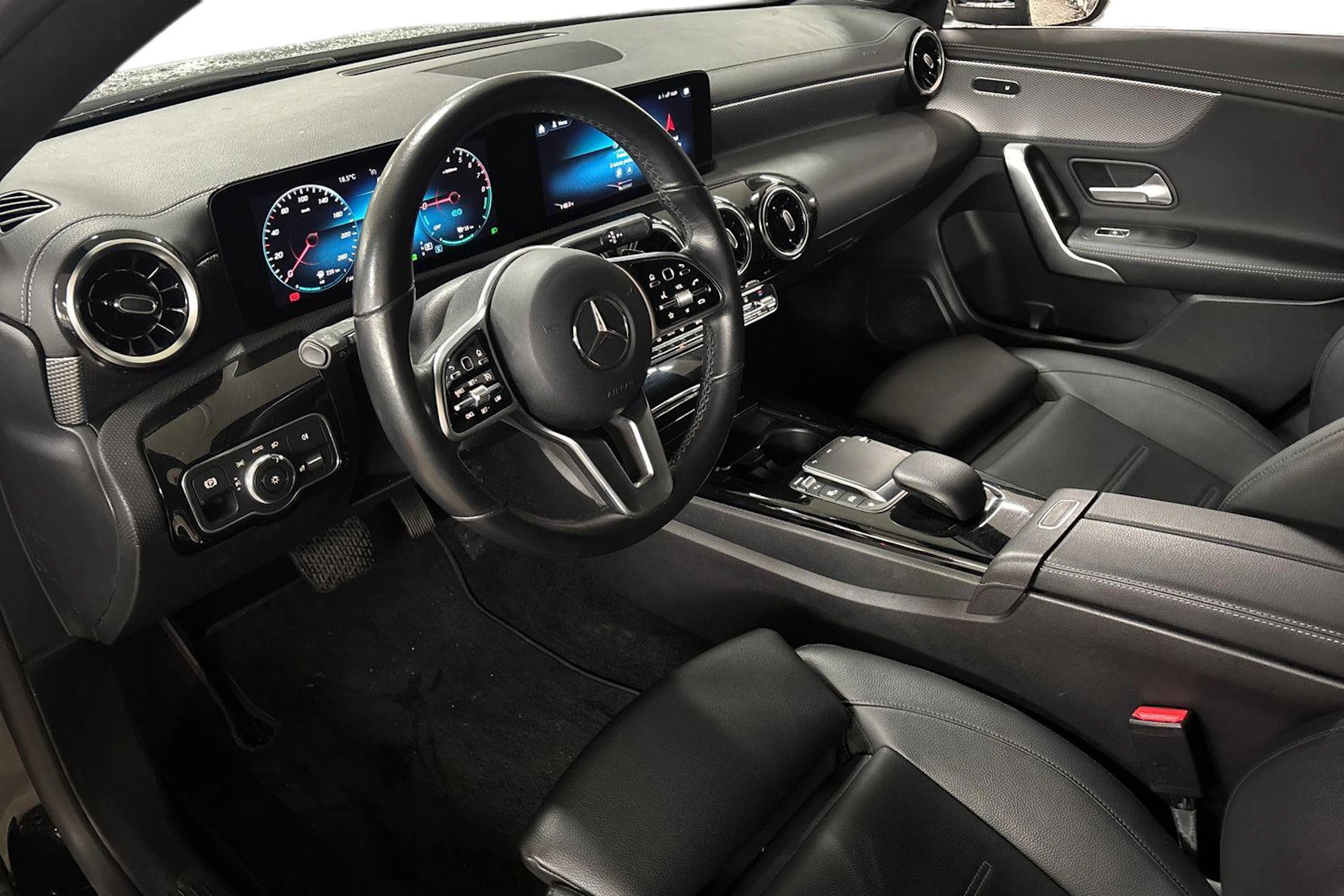 musta Mercedes-Benz CLA 2021 kuva 3.