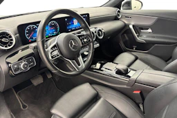 musta Mercedes-Benz CLA 2021 kuva 6.