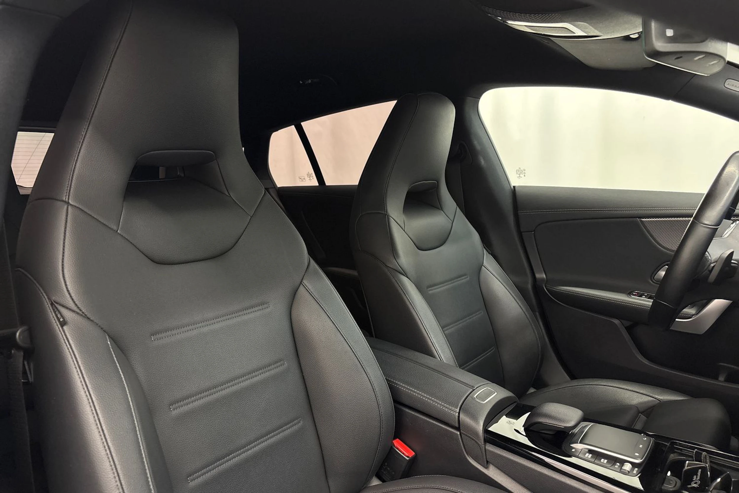 musta Mercedes-Benz CLA 2021 kuva 12.