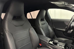 musta Mercedes-Benz CLA 2021 kuva 12.