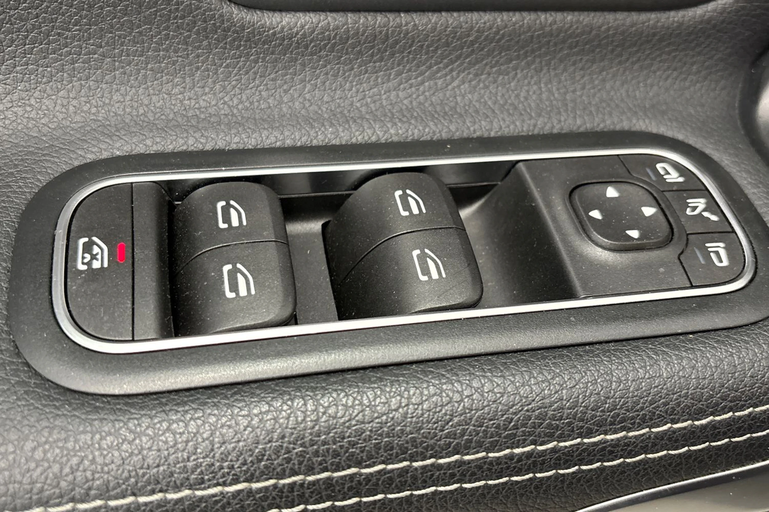 musta Mercedes-Benz CLA 2021 kuva 15.