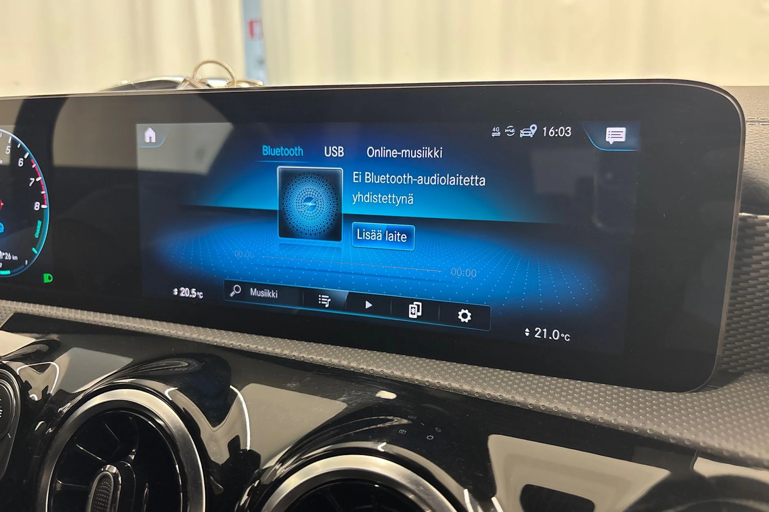 musta Mercedes-Benz CLA 2021 kuva 25.