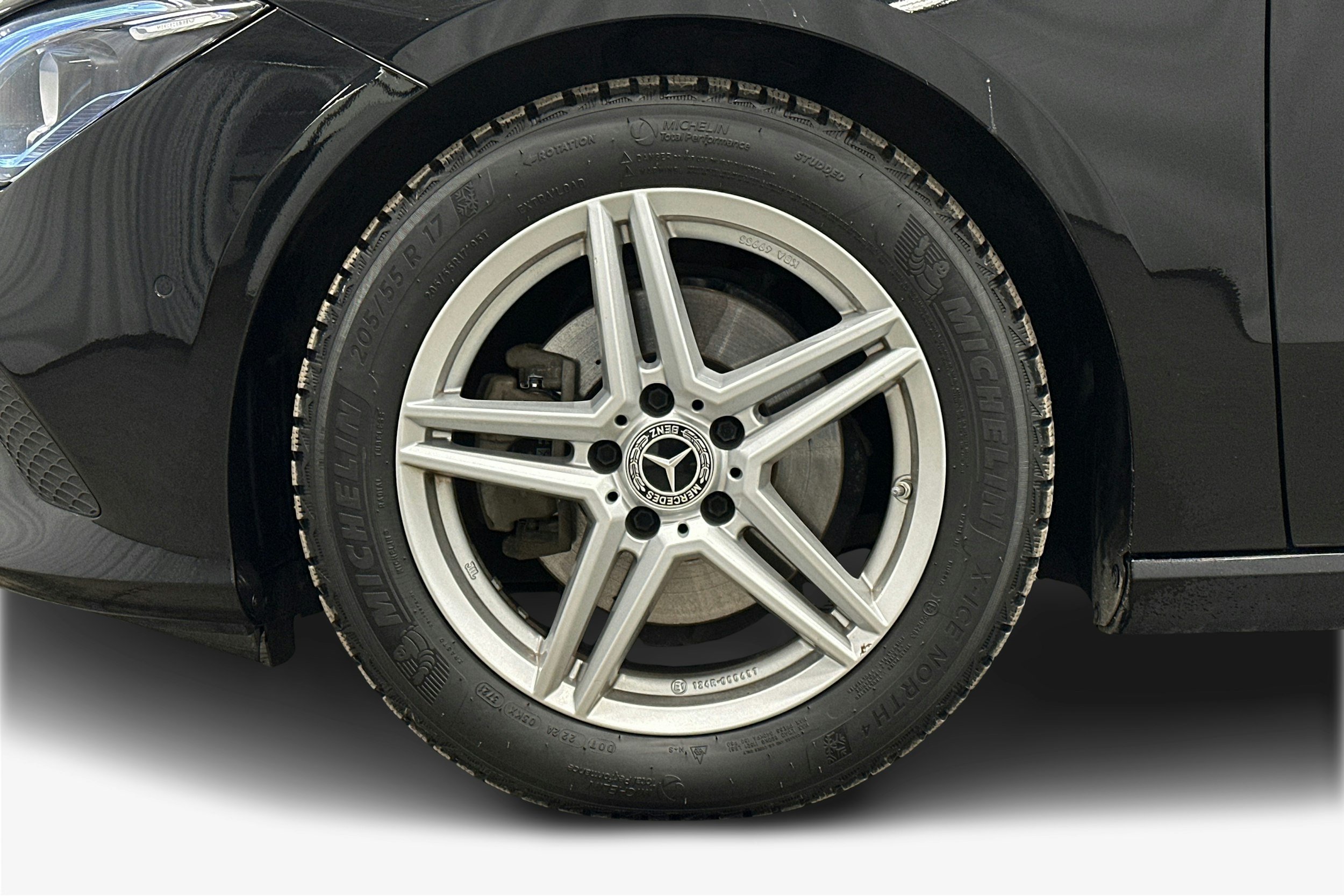 musta Mercedes-Benz CLA 2021 kuva 11.