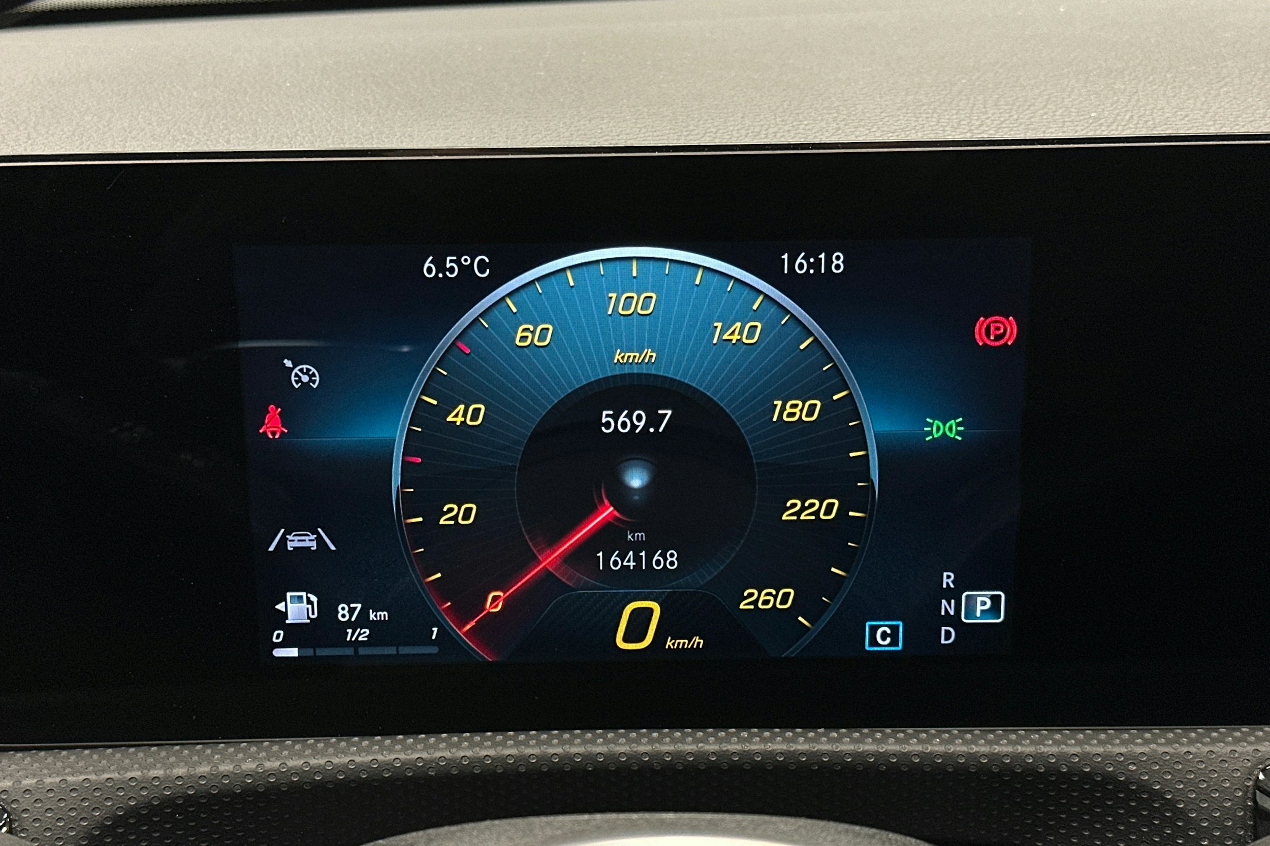 musta Mercedes-Benz CLA 2021 kuva 21.