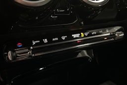 musta Mercedes-Benz CLA 2021 kuva 27.