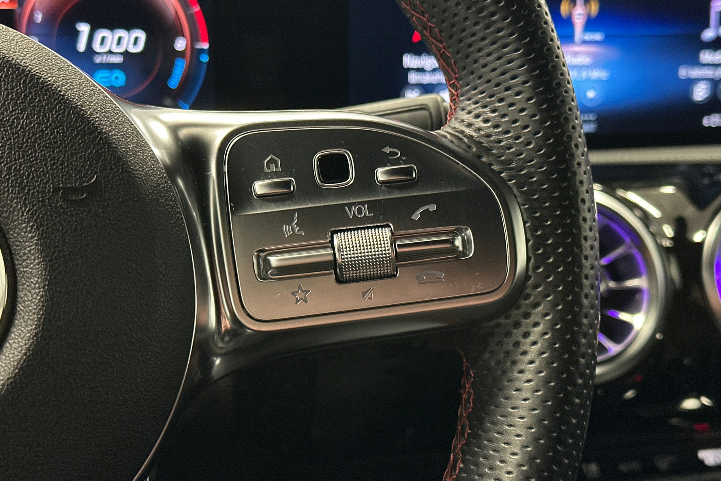 harmaa Mercedes-Benz CLA 2021 kuva 20.