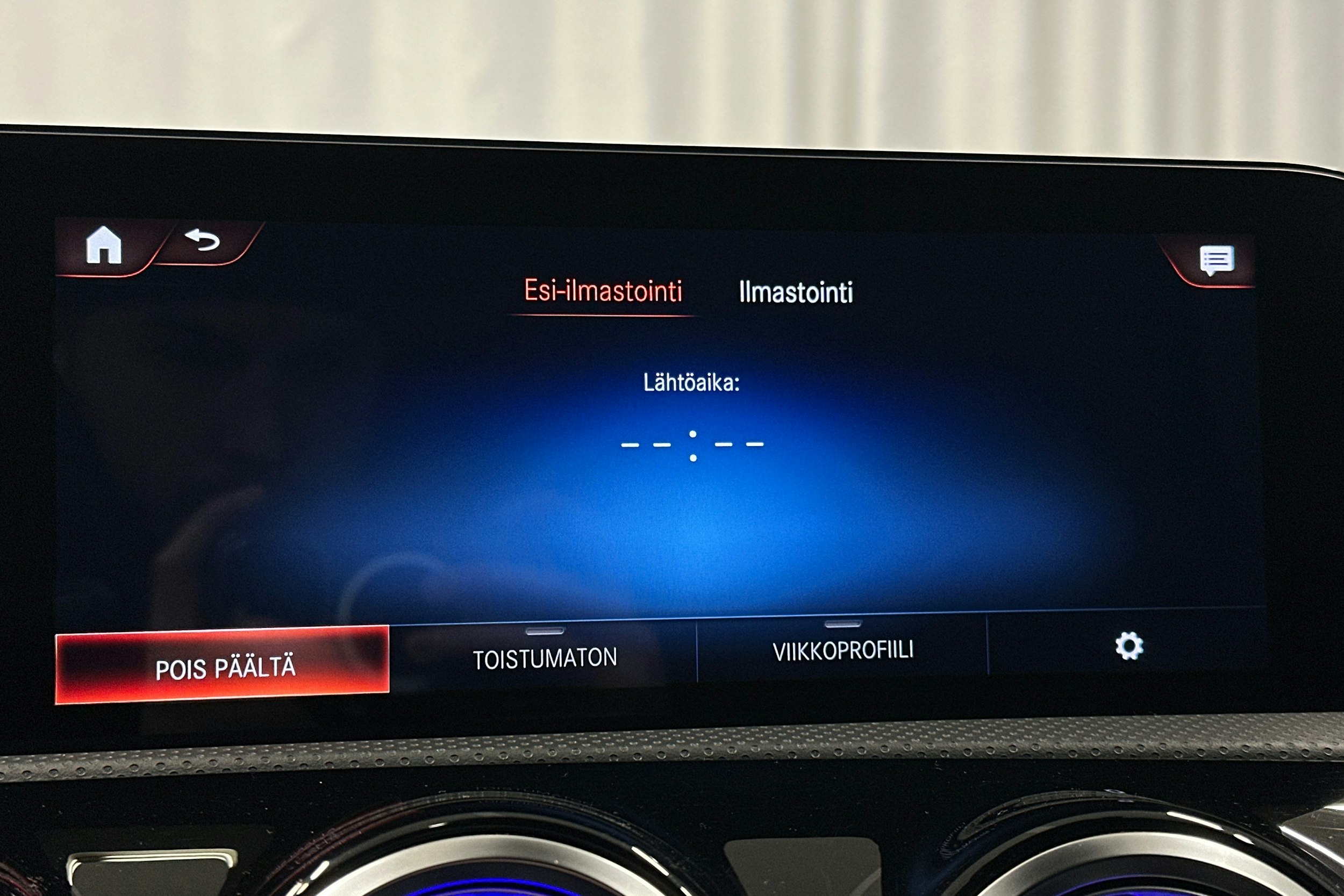 harmaa Mercedes-Benz CLA 2021 kuva 28.