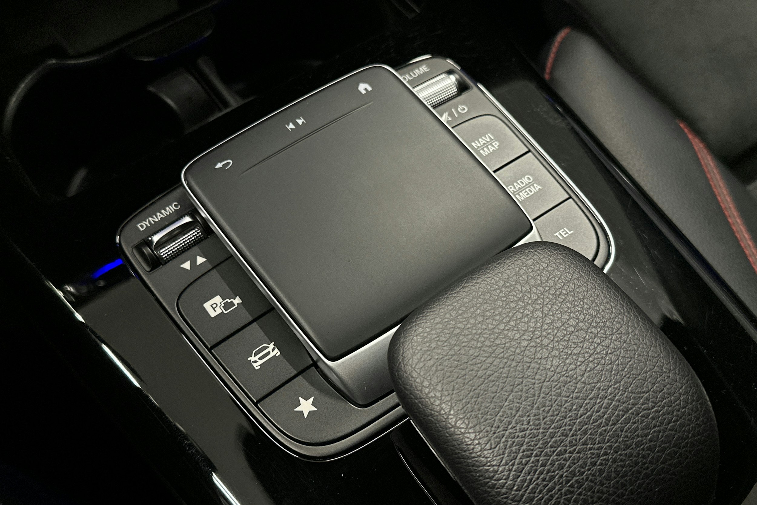 harmaa Mercedes-Benz CLA 2021 kuva 31.