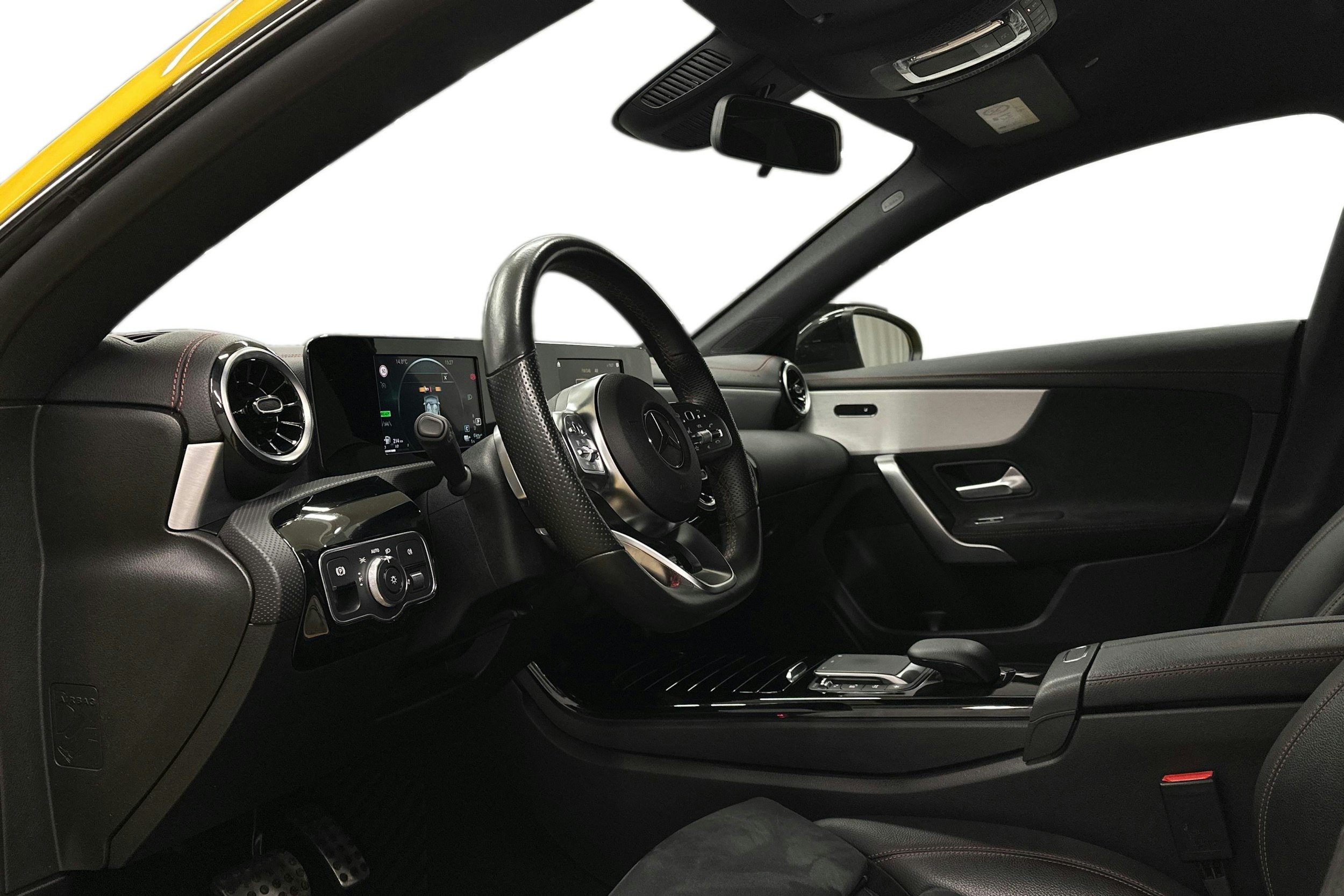 keltainen Mercedes-Benz CLA 2021 kuva 7.