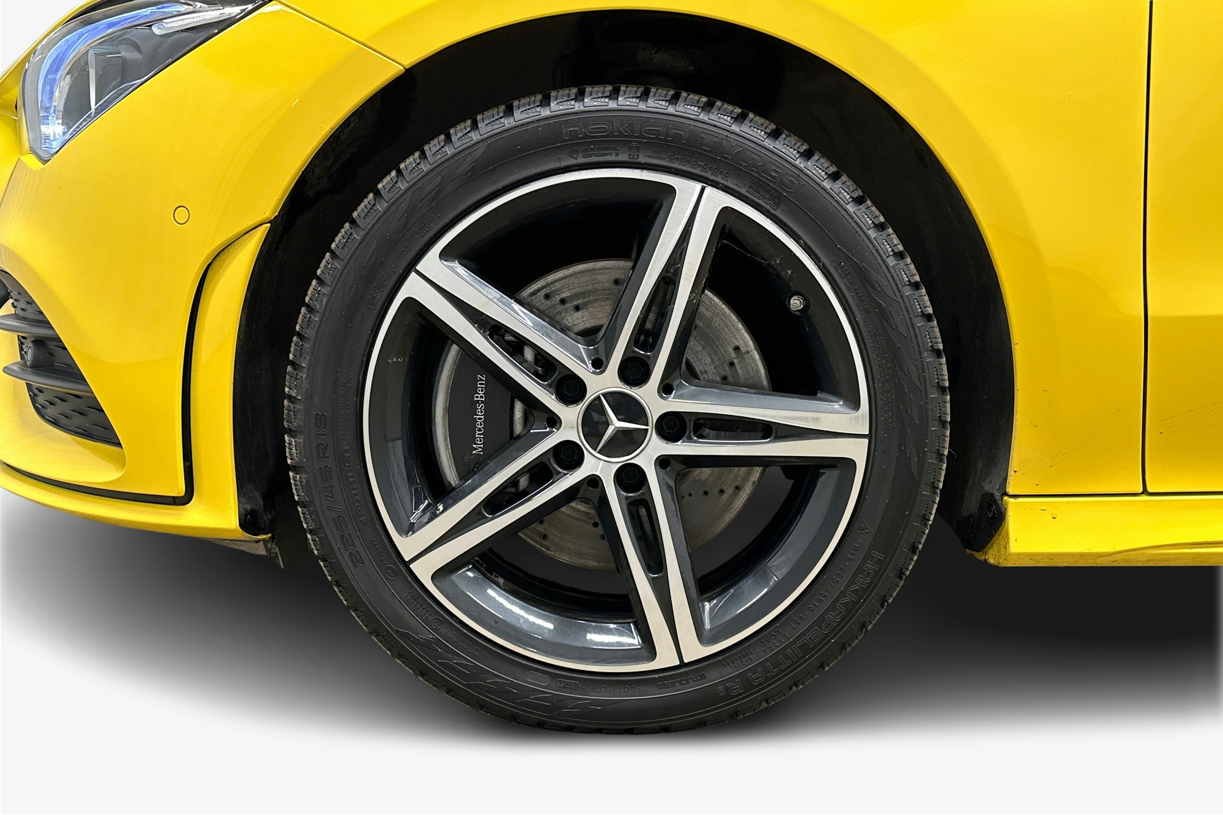 keltainen Mercedes-Benz CLA 2021 kuva 11.